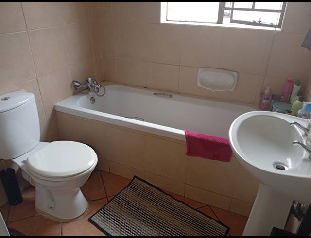 2 BEDROOM TOWNHOUSE FOR SALE IN EQUESTRIA